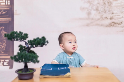 遵化市满月宝宝放屁臭 遵化市满月宝宝放屁臭